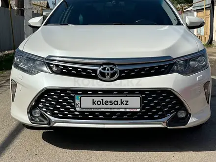 Toyota Camry 2018 года за 13 300 000 тг. в Шымкент