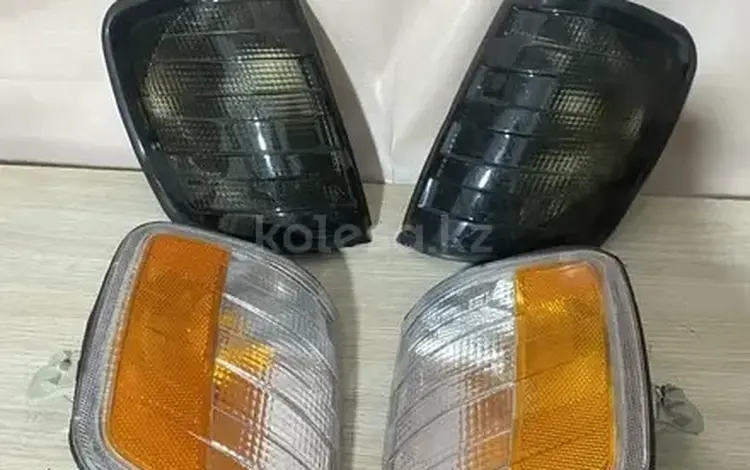 Поворотники на MERCEDES W124 за 4 000 тг. в Алматы