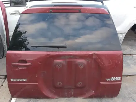 Крышка багажника на Suzuki Grant Vitara за 10 000 тг. в Караганда