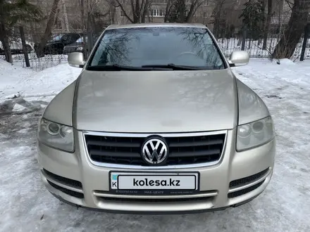Volkswagen Touareg 2006 года за 5 000 000 тг. в Усть-Каменогорск – фото 2