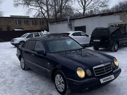 Mercedes-Benz E 240 1997 года за 2 500 000 тг. в Караганда – фото 18