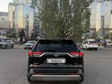 Toyota RAV4 2022 года за 14 000 000 тг. в Алматы – фото 3