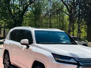 Lexus LX 600
