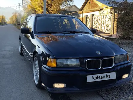 BMW 320 1994 года за 1 800 000 тг. в Алматы