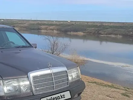 Mercedes-Benz E 200 1992 года за 1 800 000 тг. в Астана – фото 5