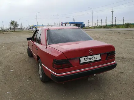 Mercedes-Benz E 200 1992 года за 1 400 000 тг. в Жезказган – фото 3