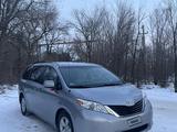 Toyota Sienna 2013 года за 8 200 000 тг. в Уральск – фото 2