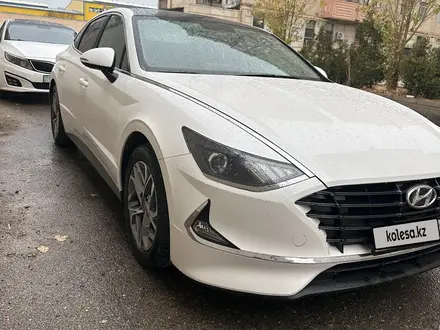 Hyundai Sonata 2020 года за 11 000 000 тг. в Актау – фото 2