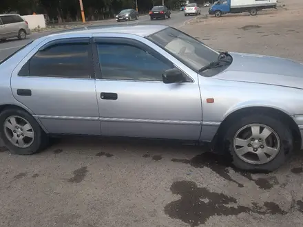 Toyota Camry 1998 года за 2 700 000 тг. в Тараз – фото 3