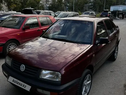 Volkswagen Vento 1992 года за 1 600 000 тг. в Караганда – фото 3