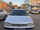 Volkswagen Golf 2001 года за 2 650 000 тг. в Астана