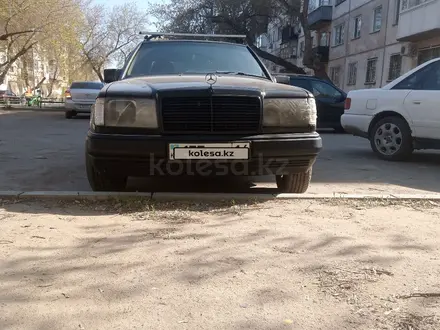 Mercedes-Benz E 230 1991 года за 1 400 000 тг. в Павлодар – фото 4
