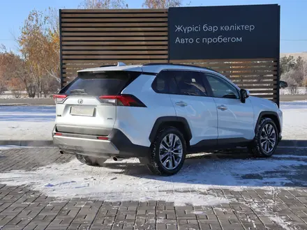 Toyota RAV4 2019 года за 16 850 000 тг. в Кокшетау – фото 5