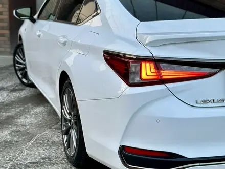 Lexus ES 250 2021 года за 22 500 000 тг. в Семей – фото 8