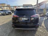 Toyota RAV4 2016 года за 6 200 000 тг. в Атырау – фото 4