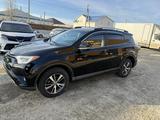 Toyota RAV4 2016 года за 6 200 000 тг. в Атырау – фото 2