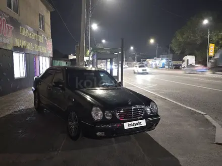 Mercedes-Benz E 320 2000 года за 4 250 000 тг. в Алматы – фото 15