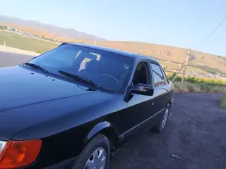 Audi 100