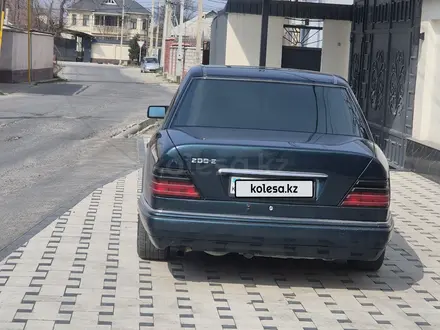 Mercedes-Benz E 200 1994 года за 1 500 000 тг. в Шымкент