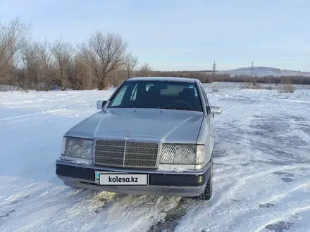 Mercedes-Benz E 230 1991 года за 1 800 000 тг. в Кокшетау – фото 2