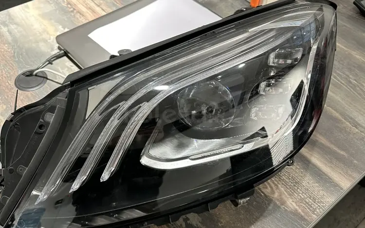 W222 Mercedes-Benz передняя левая фара за 500 000 тг. в Алматы