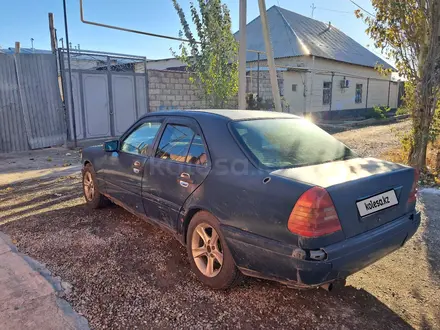 Mercedes-Benz C 180 1996 года за 750 000 тг. в Туркестан – фото 3