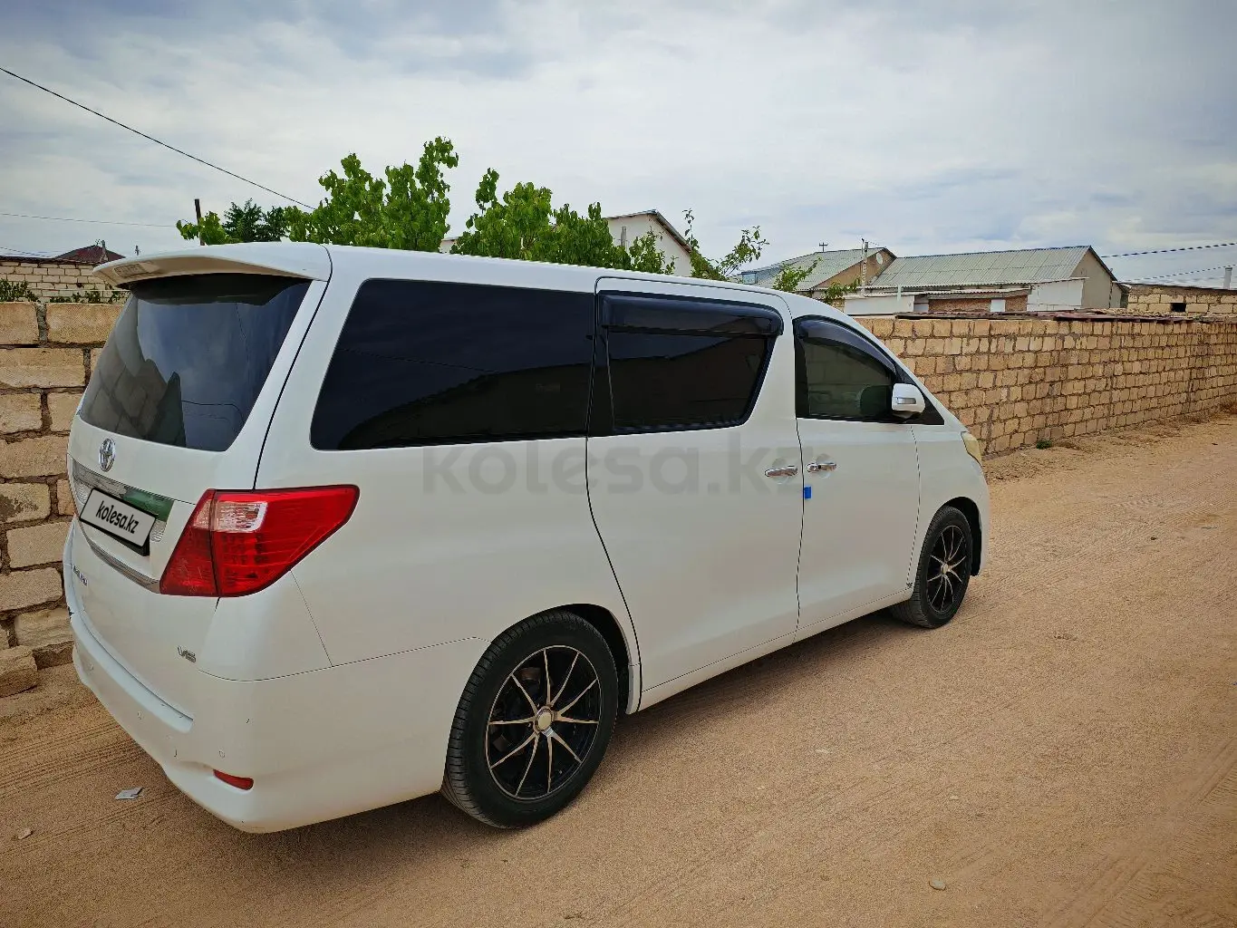 Toyota Alphard, 2009