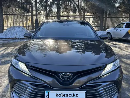 Toyota Camry 2021 года за 16 000 000 тг. в Алматы – фото 2