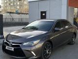 Toyota Camry 2015 года за 10 100 000 тг. в Актобе – фото 2