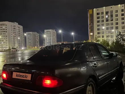 Mercedes-Benz E 230 1996 года за 2 100 000 тг. в Астана – фото 5