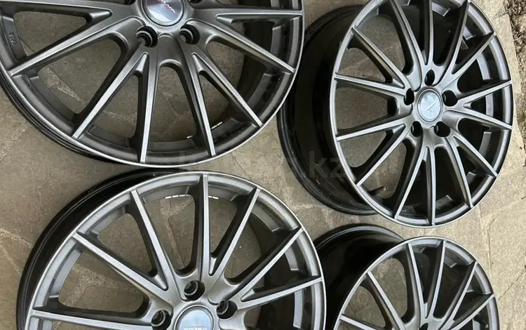 Японские диски VELVA Sport R18 за 185 000 тг. в Алматы