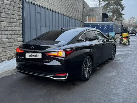 Lexus ES 250 2022 года за 25 000 000 тг. в Алматы – фото 4