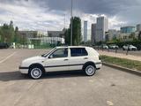 Volkswagen Golf 1993 годаүшін2 300 000 тг. в Астана