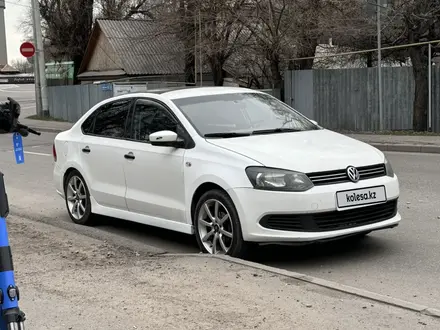 Volkswagen Polo 2013 года за 2 450 000 тг. в Алматы – фото 14