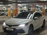 Toyota Camry 2022 года за 18 000 000 тг. в Астана