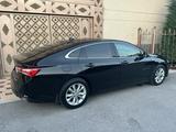 Chevrolet Malibu 2022 года за 11 200 000 тг. в Шымкент – фото 3