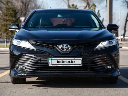 Toyota Camry 2018 года за 13 900 000 тг. в Алматы – фото 10