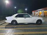 Mercedes-Benz S 320 1997 года за 3 350 000 тг. в Тараз – фото 2