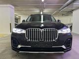 BMW X7 2021 года за 45 200 000 тг. в Астана