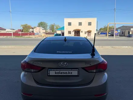 Hyundai Elantra 2014 года за 7 000 000 тг. в Атырау – фото 4