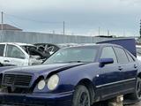 Mercedes-Benz E 320 1996 года за 888 888 тг. в Актобе