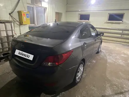 Hyundai Solaris 2012 года за 2 000 000 тг. в Атырау – фото 5