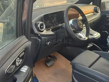 Mercedes-Benz V 300 Exclusive 2025 года за 79 400 000 тг. в Караганда – фото 8
