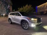 Toyota Highlander 2014 года за 14 500 000 тг. в Актобе – фото 2