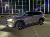 Toyota Highlander 2014 года за 14 500 000 тг. в Актобе – фото 3