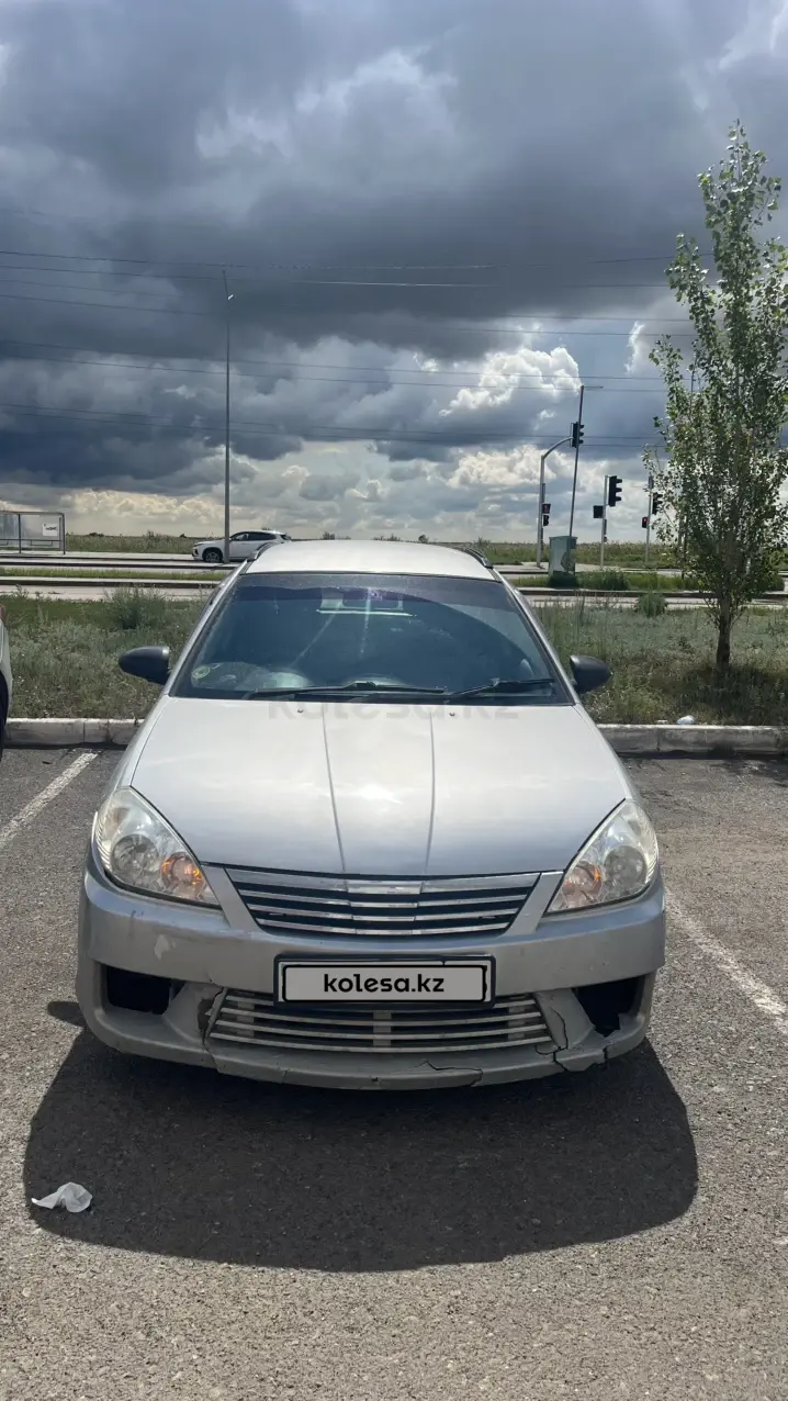 Nissan Wingroad, 2001