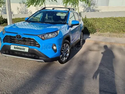 Toyota RAV4 2021 года за 16 000 000 тг. в Астана