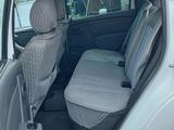Renault Logan 2015 года за 3 500 000 тг. в Караганда – фото 2