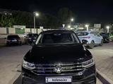 Volkswagen Tiguan 2022 года за 9 900 000 тг. в Алматы – фото 3