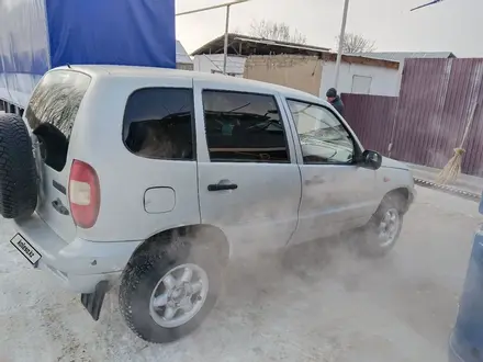 Chevrolet Niva 2006 года за 1 800 000 тг. в Жаркент – фото 4